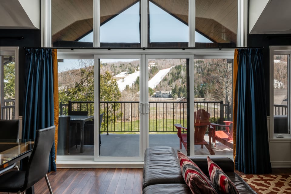 Spacious 3-Bedroom Condo – Ski-In/Ski-Out St-Sauveur - Saint-Sauveur