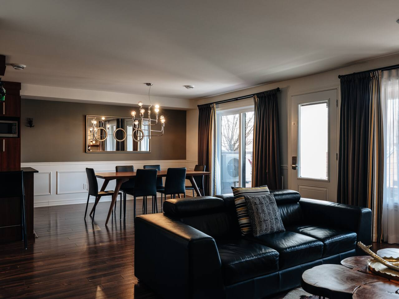 chic-condo-at-the-foot-of-the-st-sauveur-slopes/