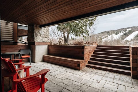 Luxury Ski-In/Ski-Out Condo in Saint-Sauveur
