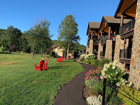 2 bedrooms suite in Saint-Sauveur Ski in/Ski out