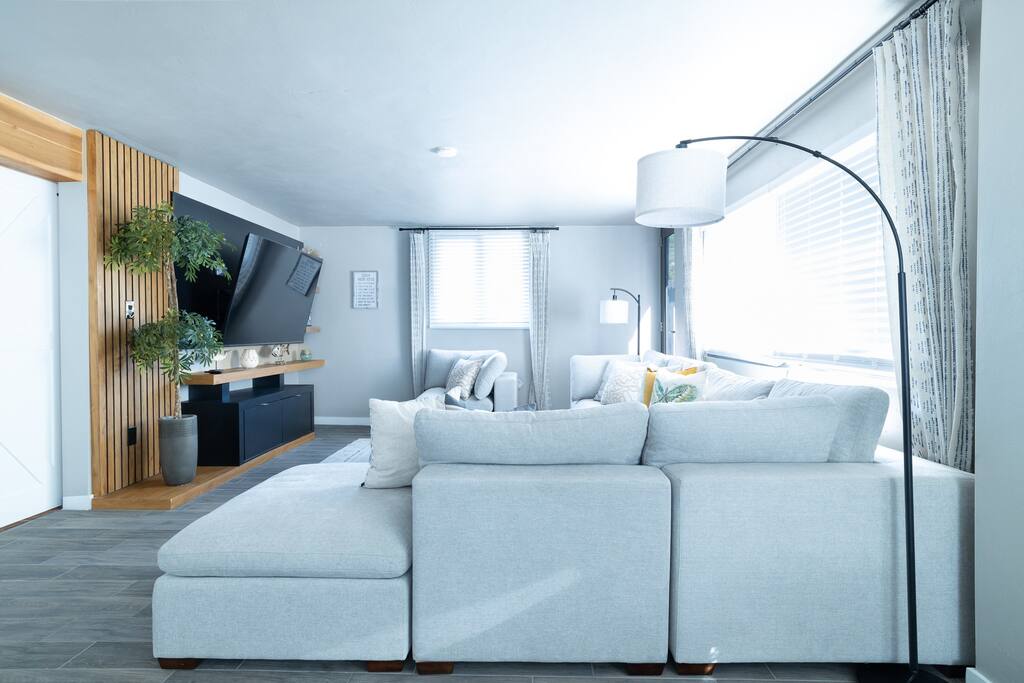 coastalheritage-w-private-pool-7min-from-airport/