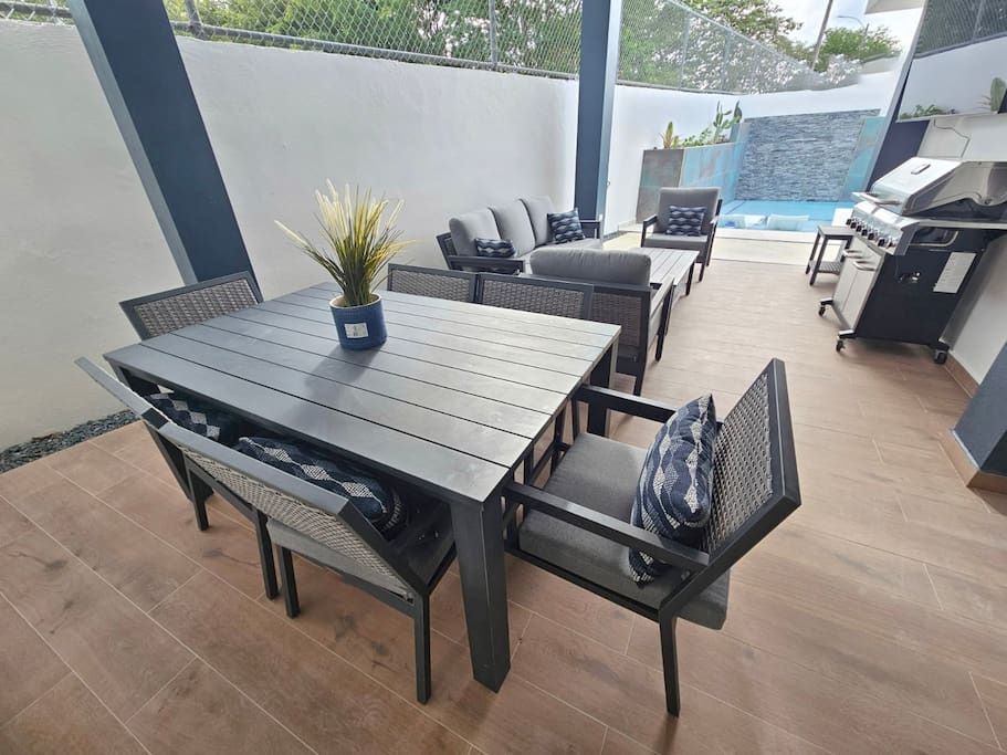 coastalheritage-w-private-pool-7min-from-airport/