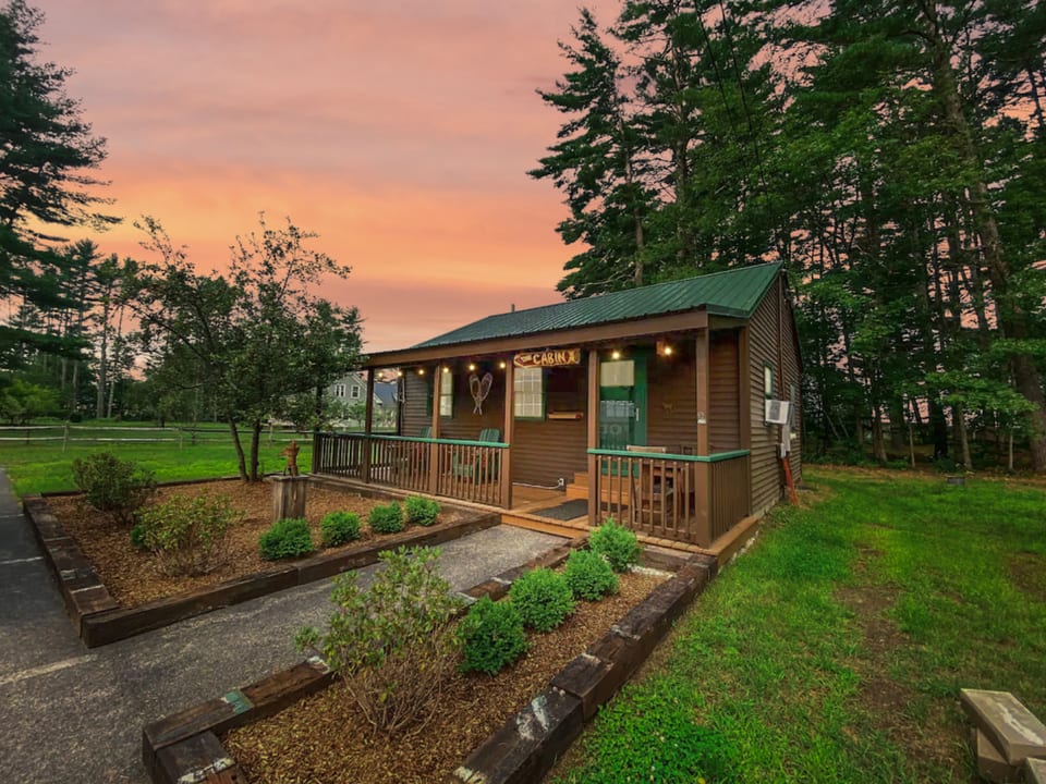 The Cabin | Maine Experience | Walk Downtown - Fryeburg