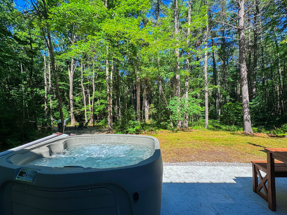 moose-cabin-or-5-star-maine-experience-or-hot-tub/