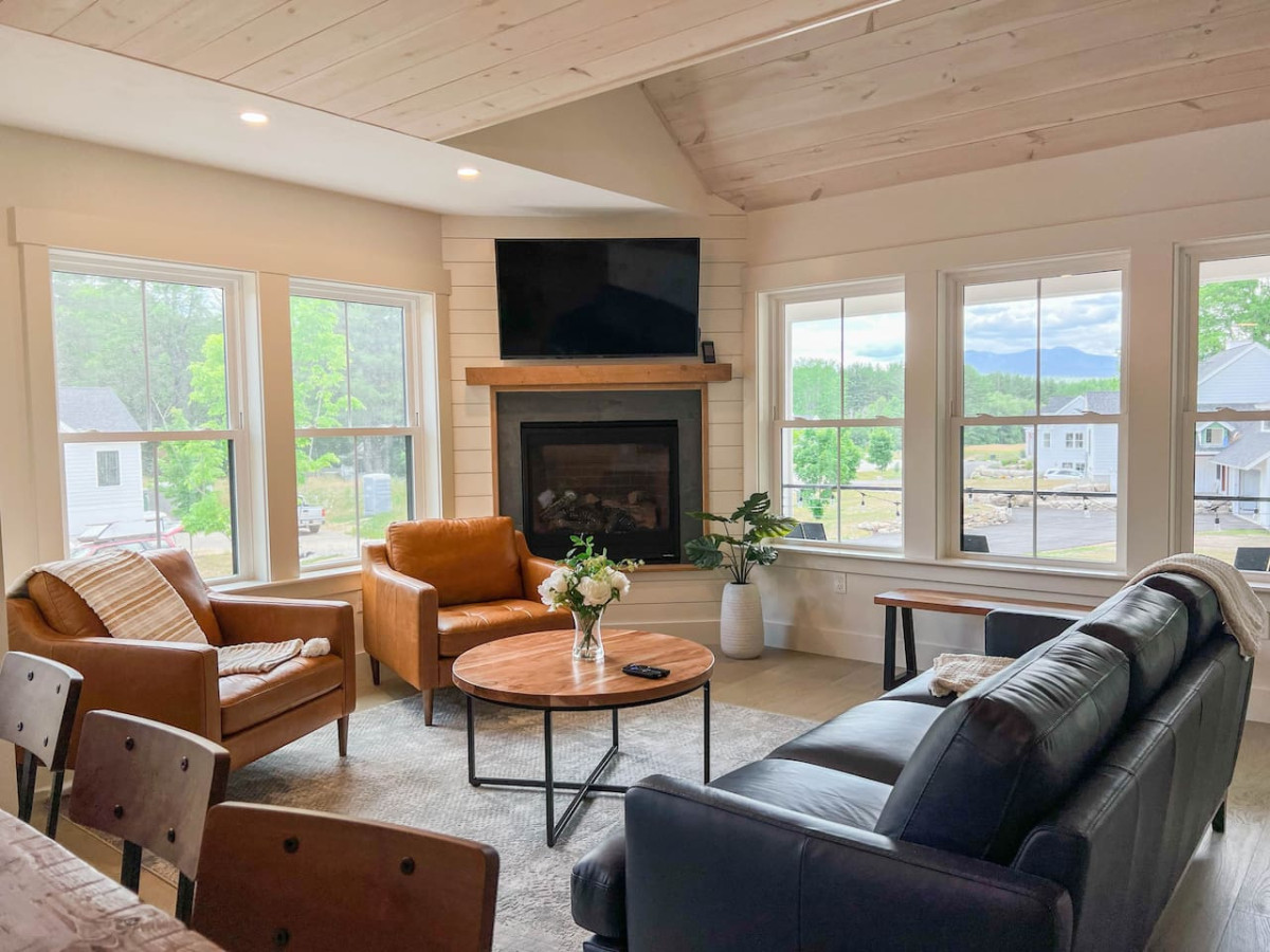 Birch Haus | New Luxury Home w/ Views & Hot Tub