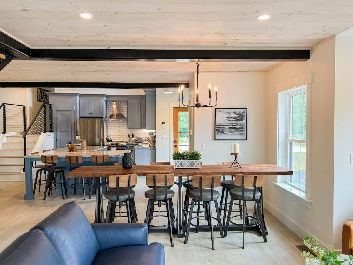 Birch Haus | New Luxury Home w/ Views & Hot Tub