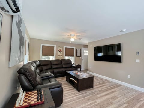Bridgton Bungalow | Brand New, Central & Spacious