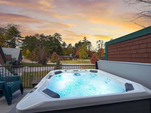 Luxe Mountain Home | River, Cranmore, Hot Tub