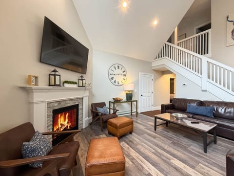 Luxe Mountain Home | River, Cranmore, Hot Tub