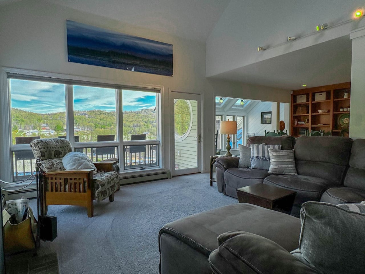 mountain-view-haus-4-season-fun-on-black-mountain-+-amazing-views-ac/