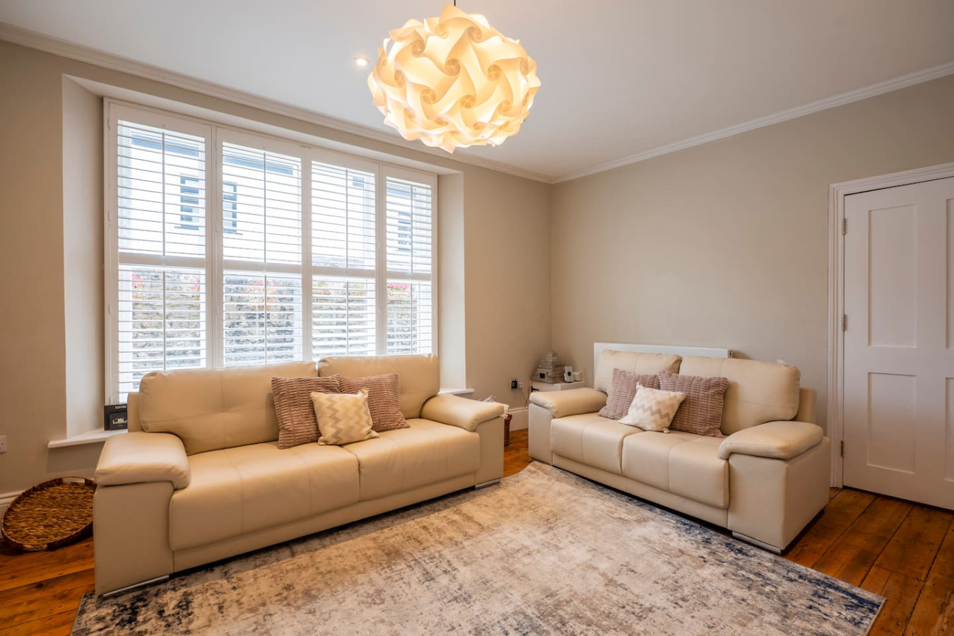 Stylish Tenby Townhouse – Steps from the Beach