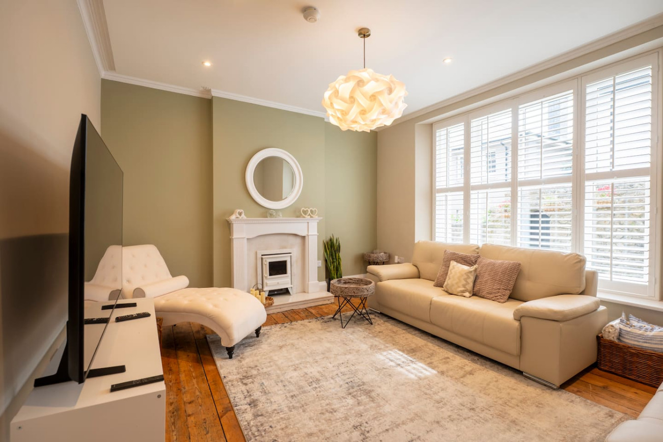 Relax in the stylish lounge with Smart TV, superfast Wifi, and a homely feel.