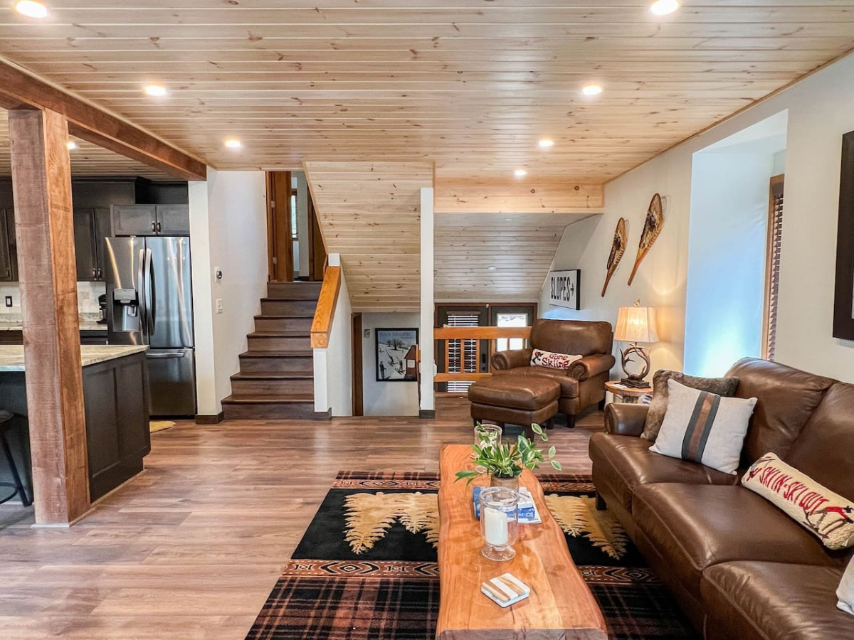 Luxury Attitash Mountainside Home, Rivers + Mtns!