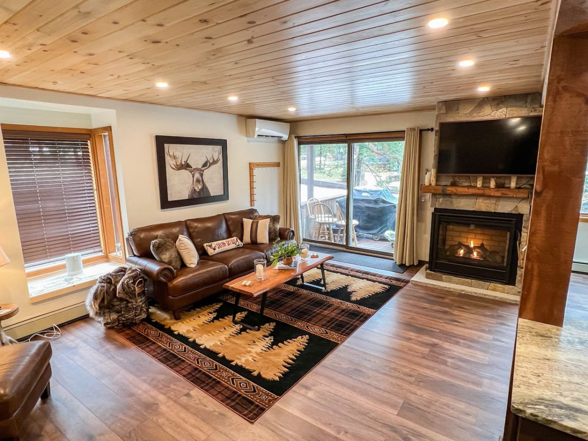 Luxury Attitash Mountainside Home, Rivers + Mtns!