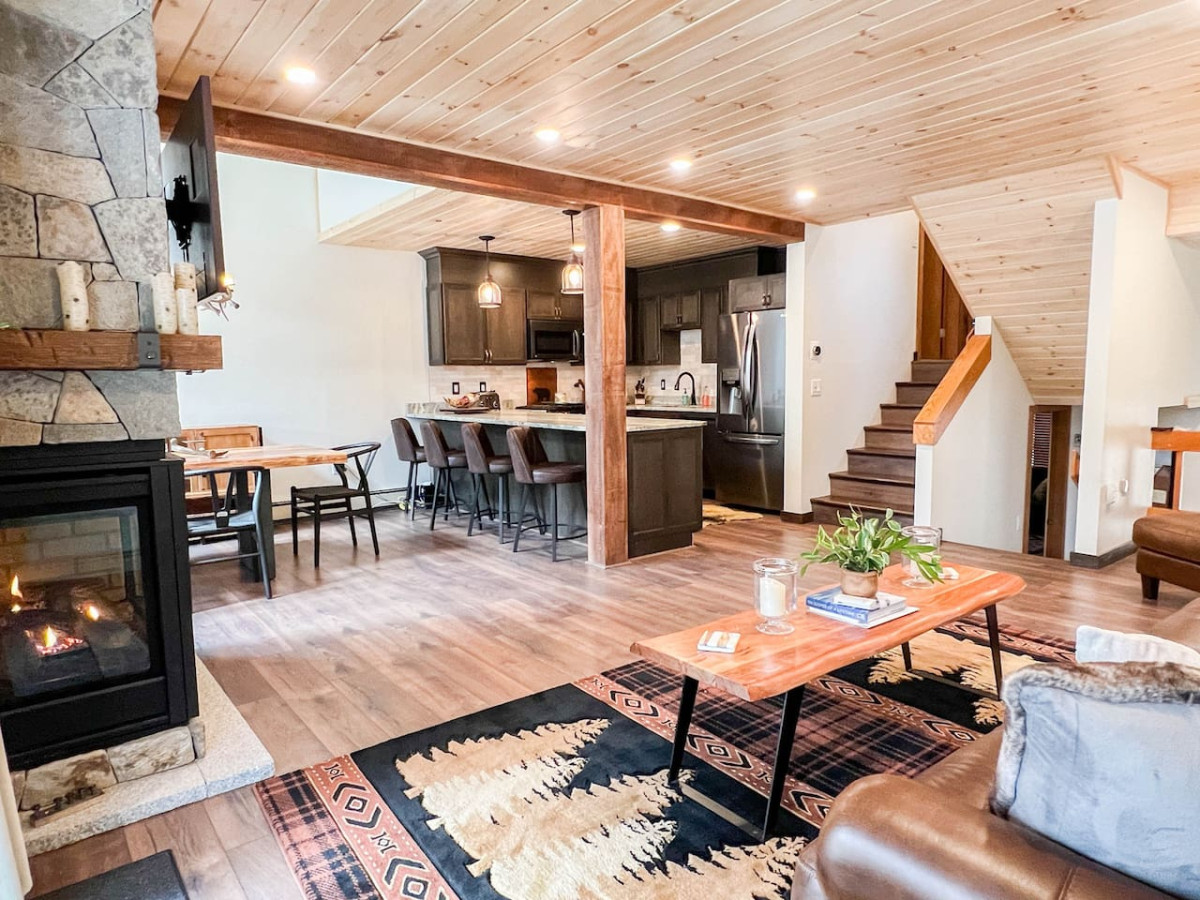 Luxury Attitash Mountainside Home, Rivers + Mtns!