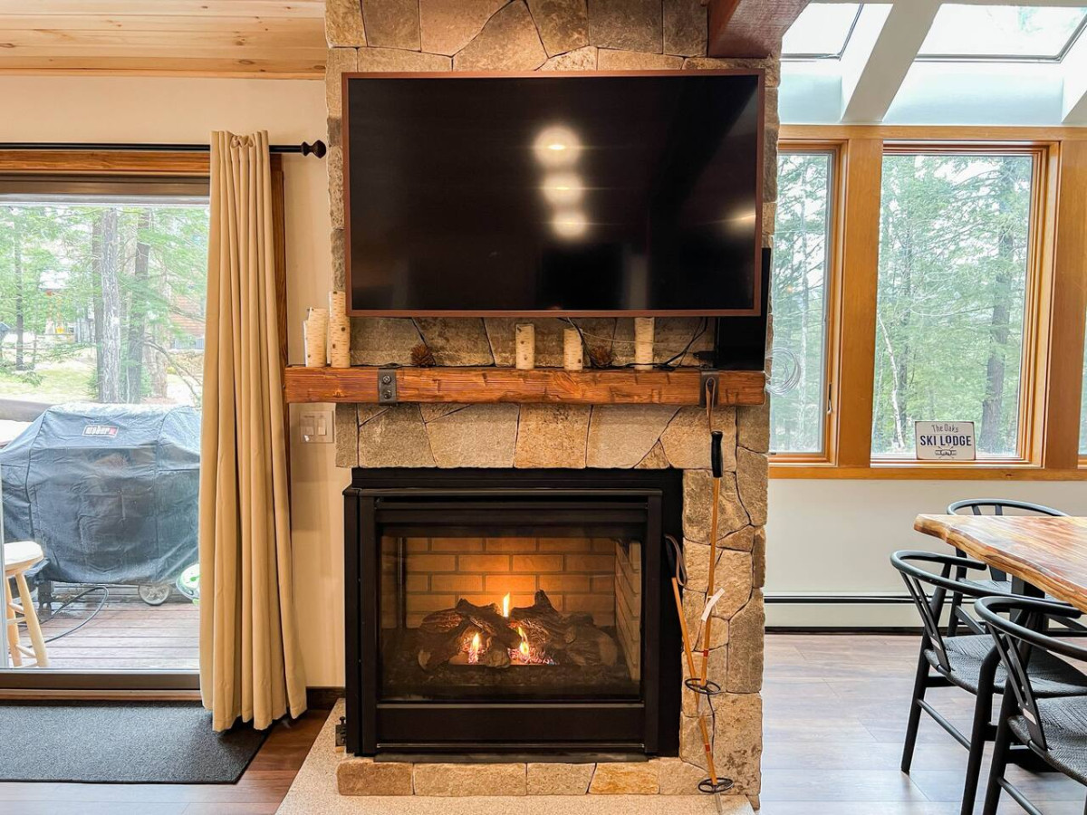 Luxury Attitash Mountainside Home, Rivers + Mtns!
