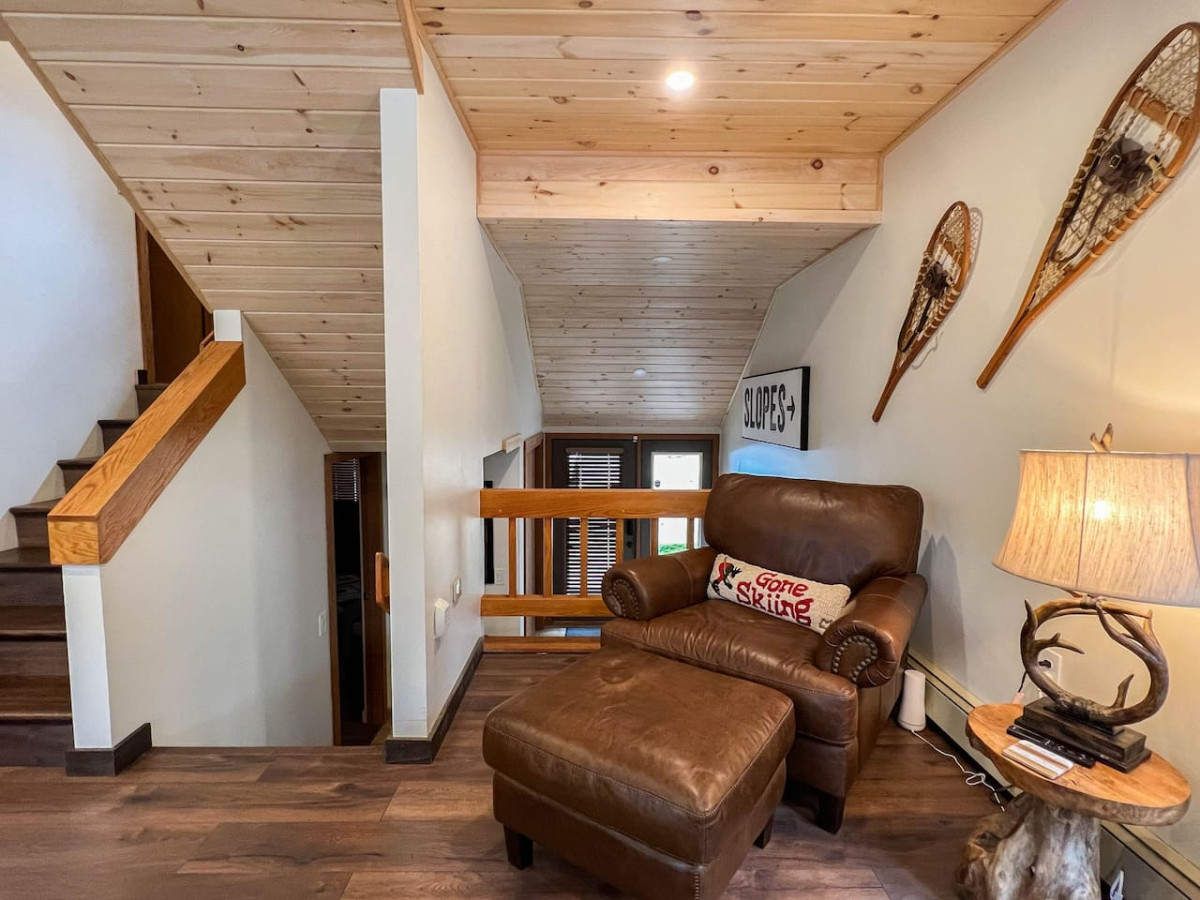 Luxury Attitash Mountainside Home, Rivers + Mtns!
