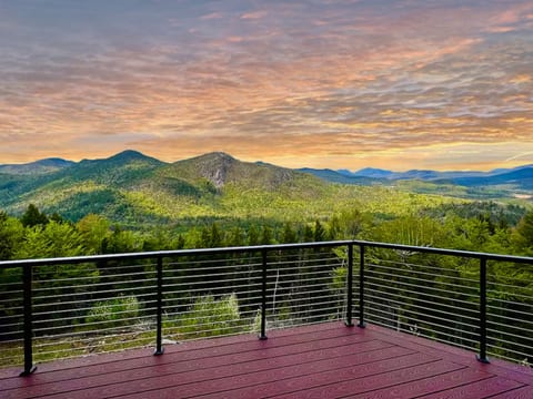 Relaxing Mountaintop Escape | Breathtaking Views!