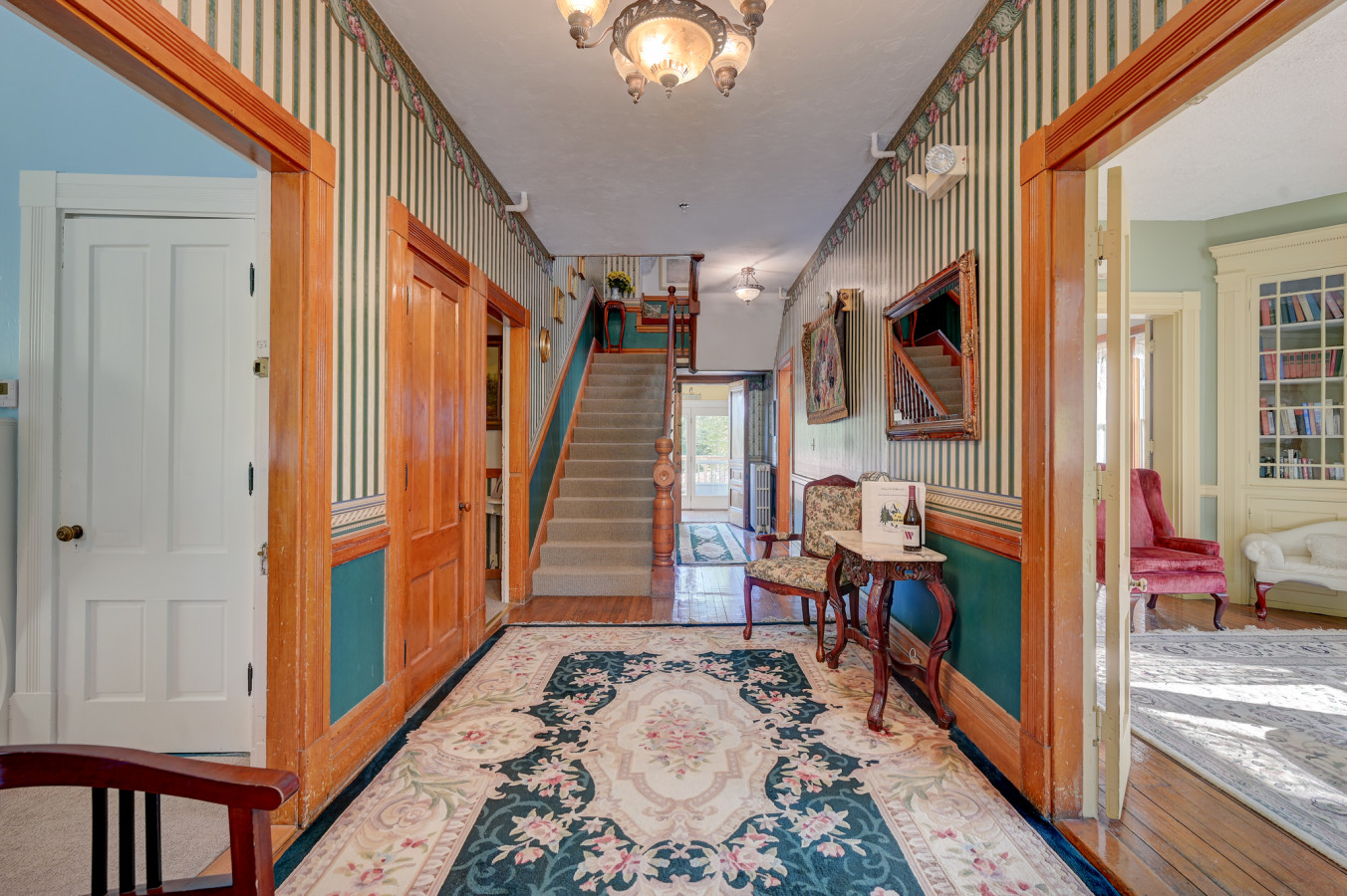 north-conway-getaway-or-hot-tub-pool-and-sleeps-25!/