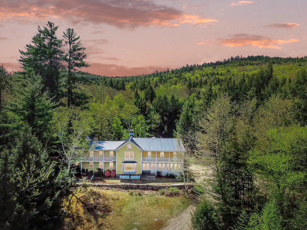 The Historic Wolfville Mountain Home | Sleeps 25