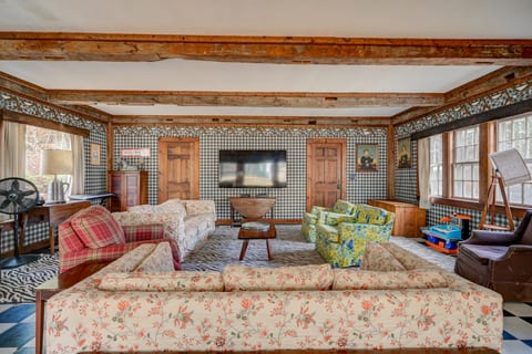 The Historic Wolfville Mountain Home | Sleeps 25