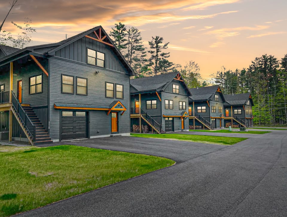 New Luxe 4BR/3BA Home in the Heart of the Valley! - North Conway