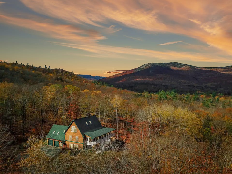 The Ledges Estate | 4100 ft.² Luxe Mountain Home - Bartlett
