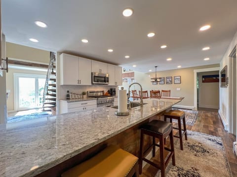 The Mountain Vista | Modern + Incredible Views