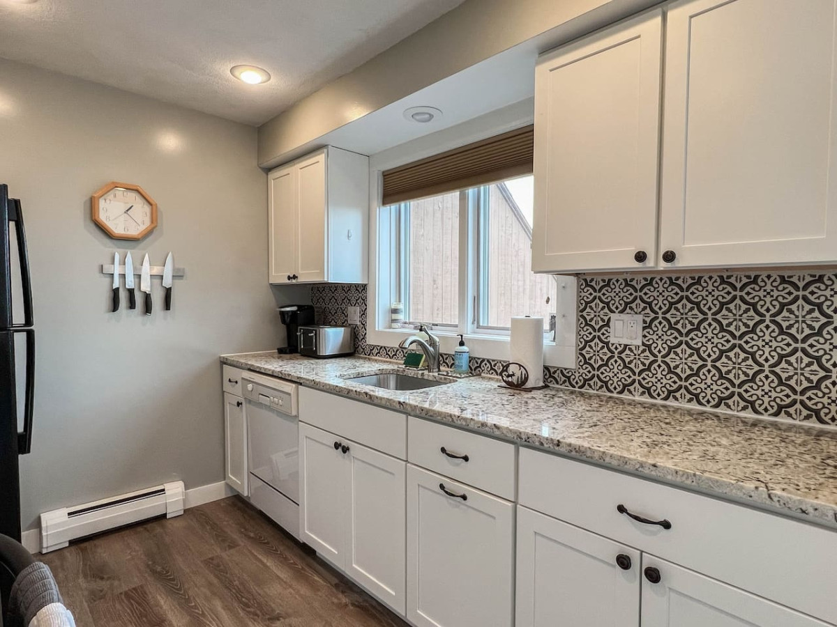 Serene Mountaintop Escape | Best Views in Bartlett