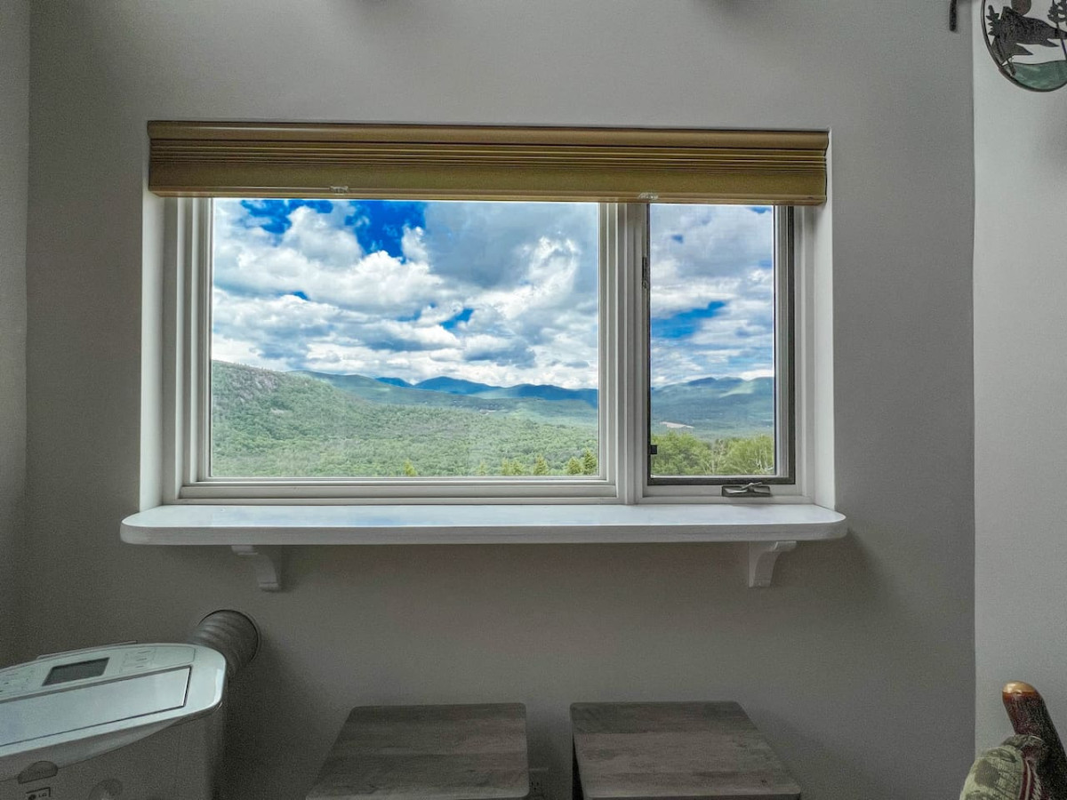 Serene Mountaintop Escape | Best Views in Bartlett