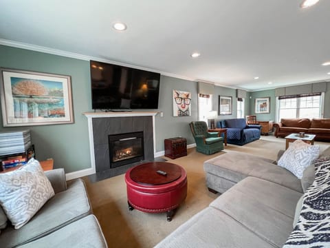 Gorgeous N. Conway Home - Minutes to Downtown