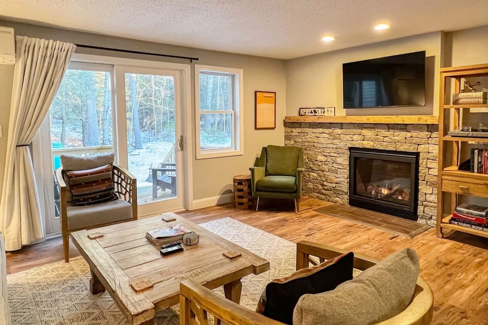 The Evergreen Haus | Amazing North Conway Location - North Conway