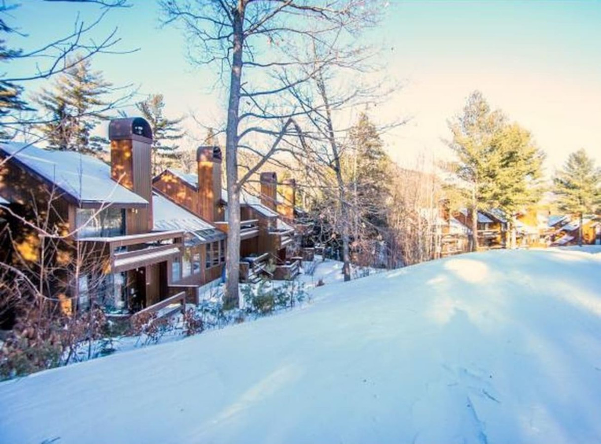 Mountainside @ Attitash | Central + Ski in/Ski out ⛷