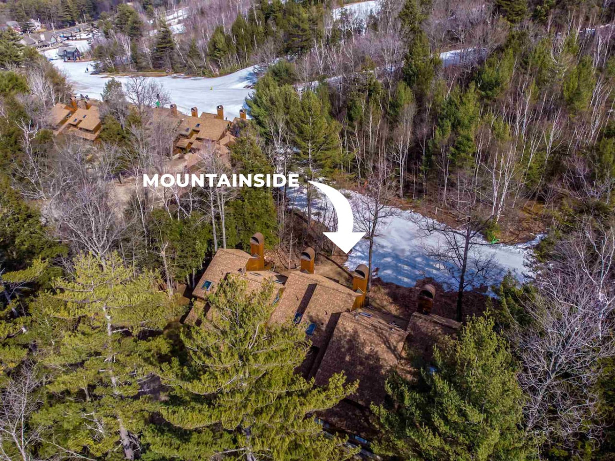 Mountainside @ Attitash | Central + Ski in/Ski out ⛷