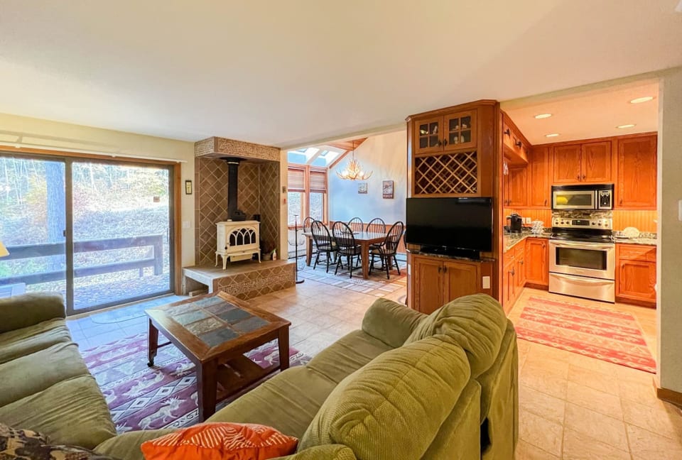 Mountainside @ Attitash | Central + Ski in/Ski out - Bartlett