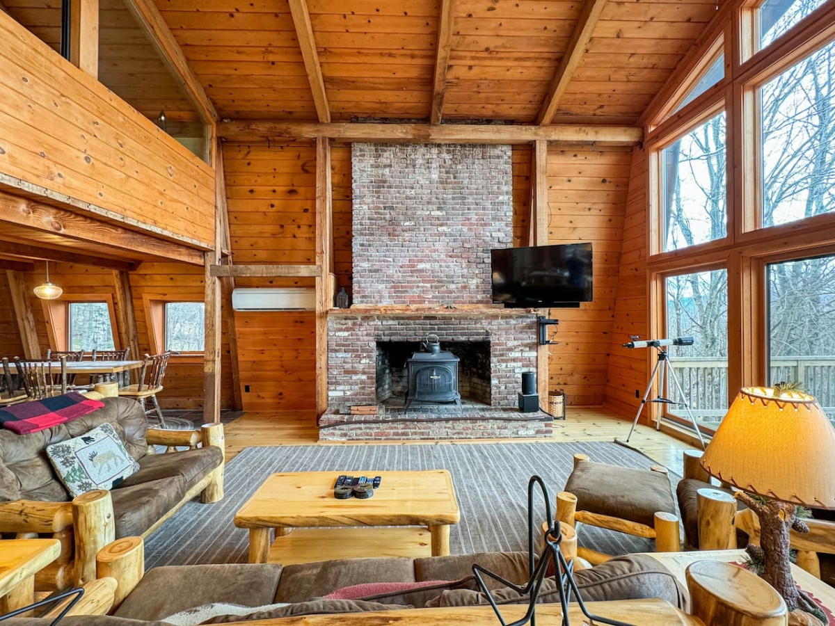 mountain-villa-or-mt.-washington-views-or-hottub/