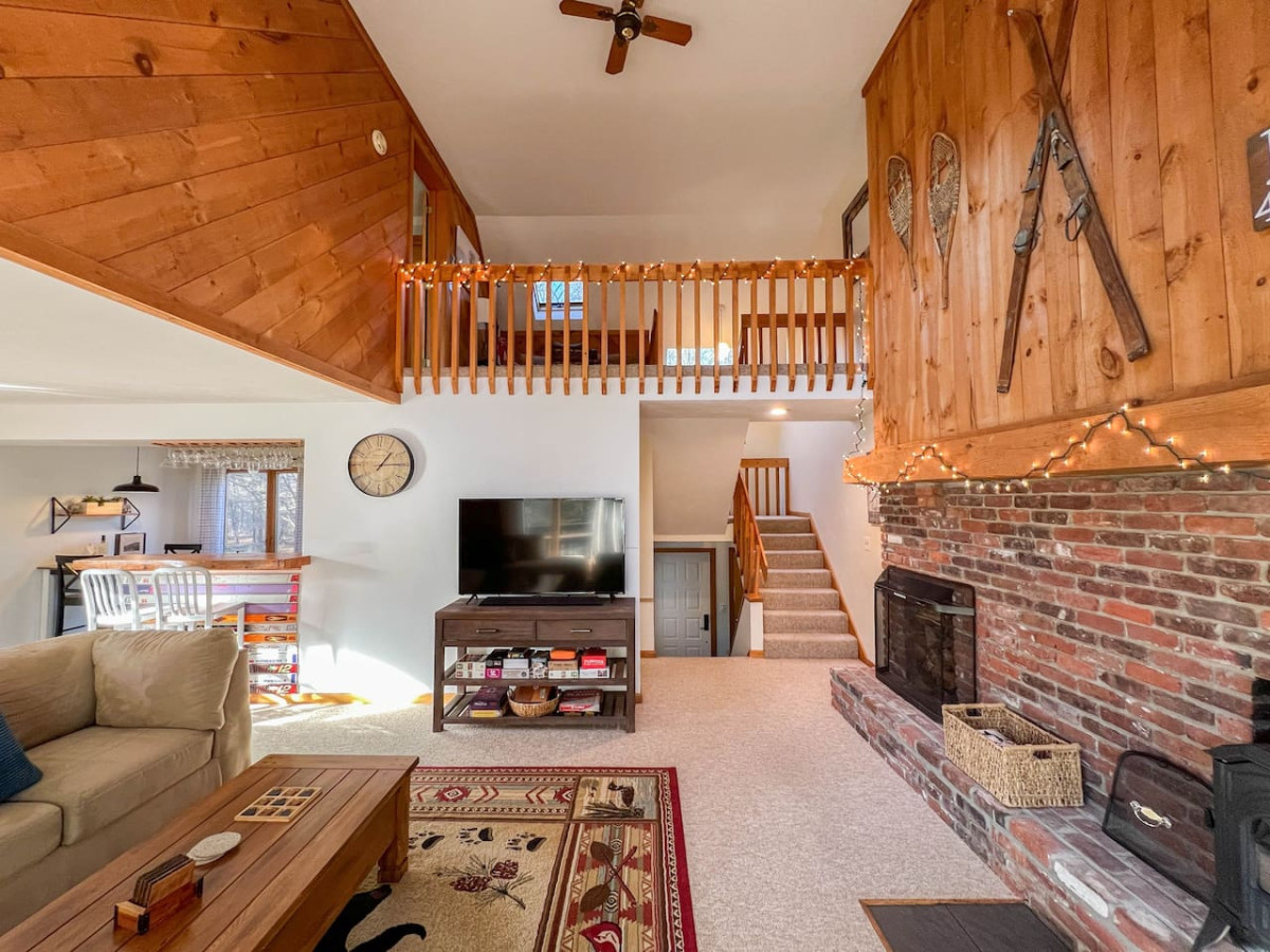 paradise-by-the-pines-or-peaceful-riverside-retreat/