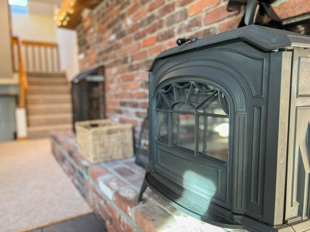 paradise-by-the-pines-or-peaceful-riverside-retreat/