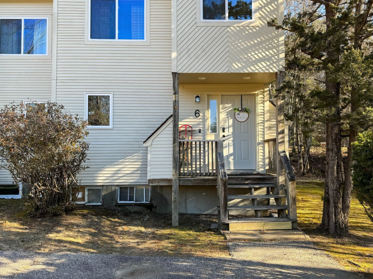 Hawk Hideaway | Incredible Location | Fireplace - North Conway Hawk Hideaway | Incredible Location | Fireplace - North Conway