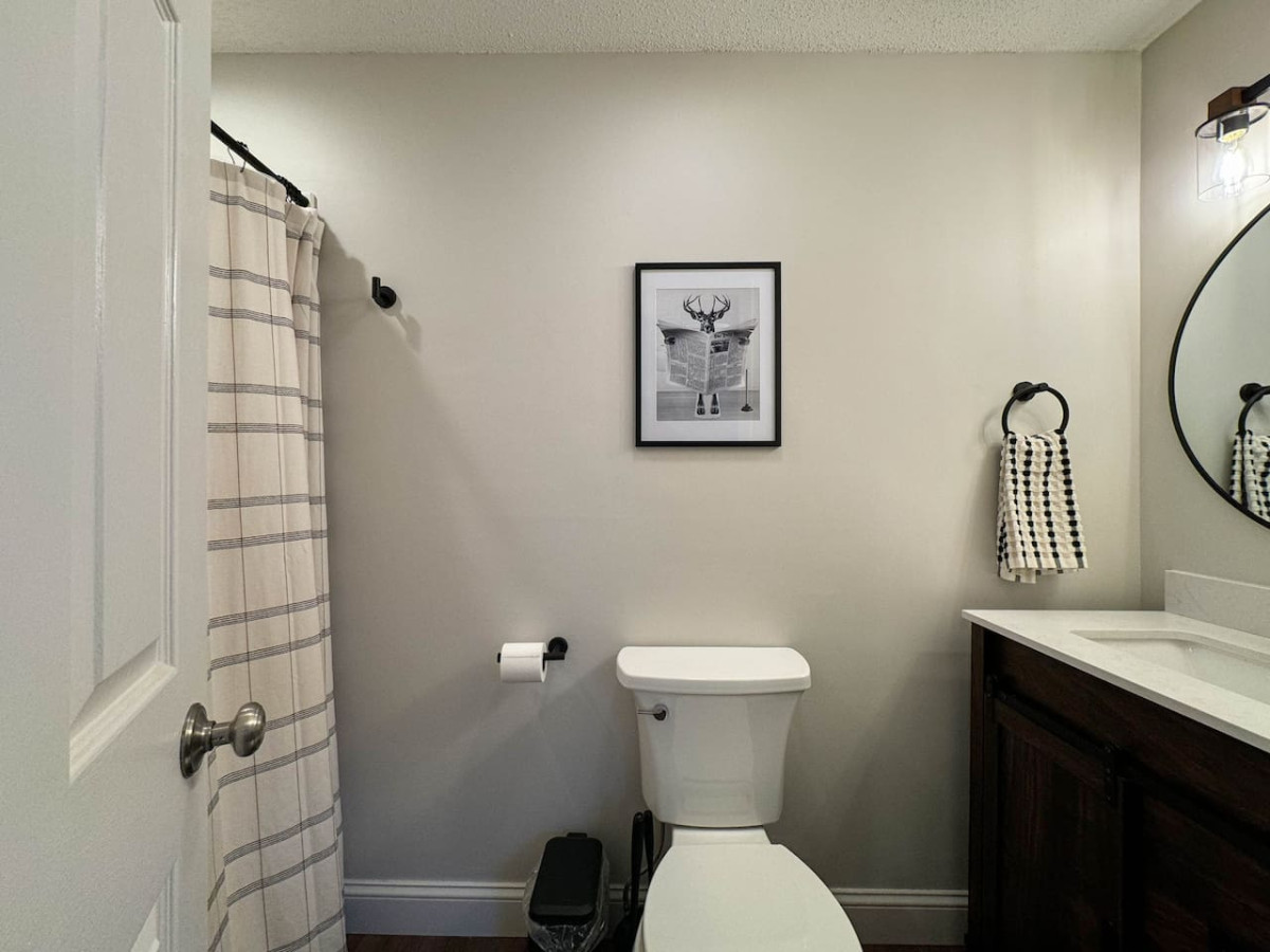 Hawk Hideaway | Incredible Location | Fireplace - North Conway Hawk Hideaway | Incredible Location | Fireplace - North Conway