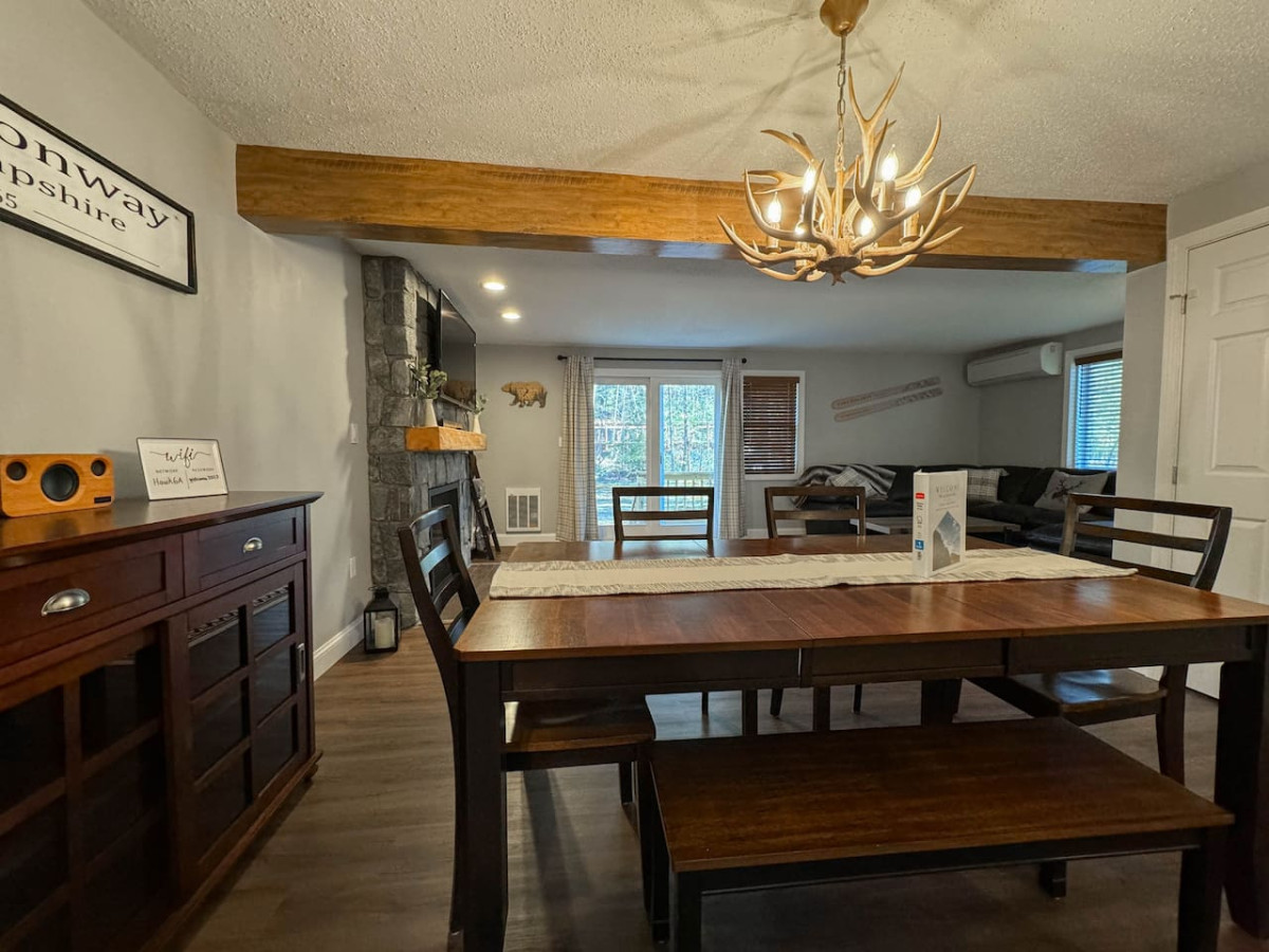Hawk Hideaway | Incredible Location | Fireplace - North Conway Hawk Hideaway | Incredible Location | Fireplace - North Conway