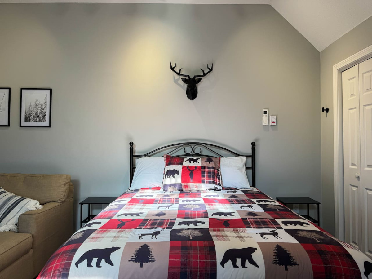 Hawk Hideaway | Incredible Location | Fireplace - North Conway Hawk Hideaway | Incredible Location | Fireplace - North Conway