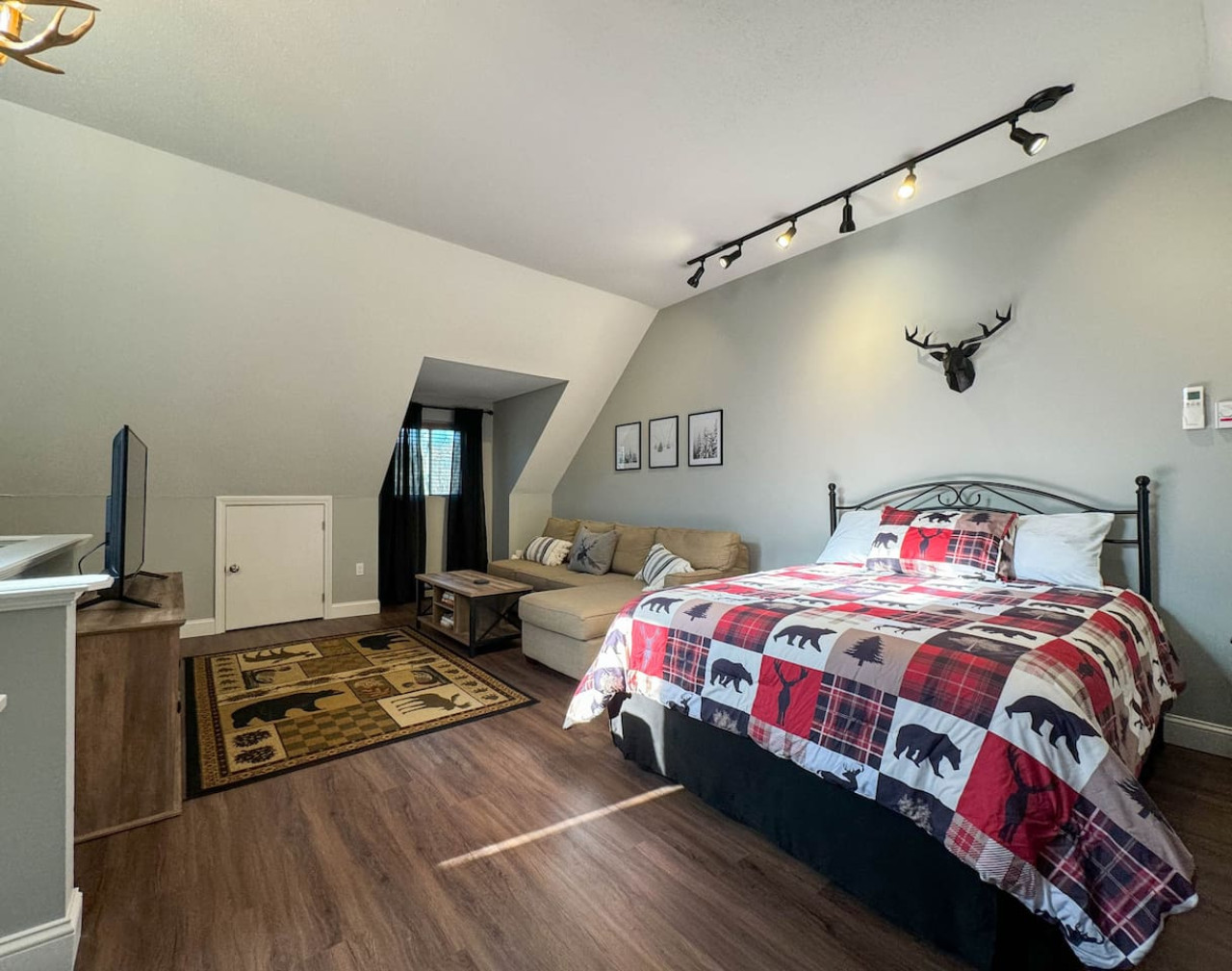 Hawk Hideaway | Incredible Location | Fireplace - North Conway Hawk Hideaway | Incredible Location | Fireplace - North Conway