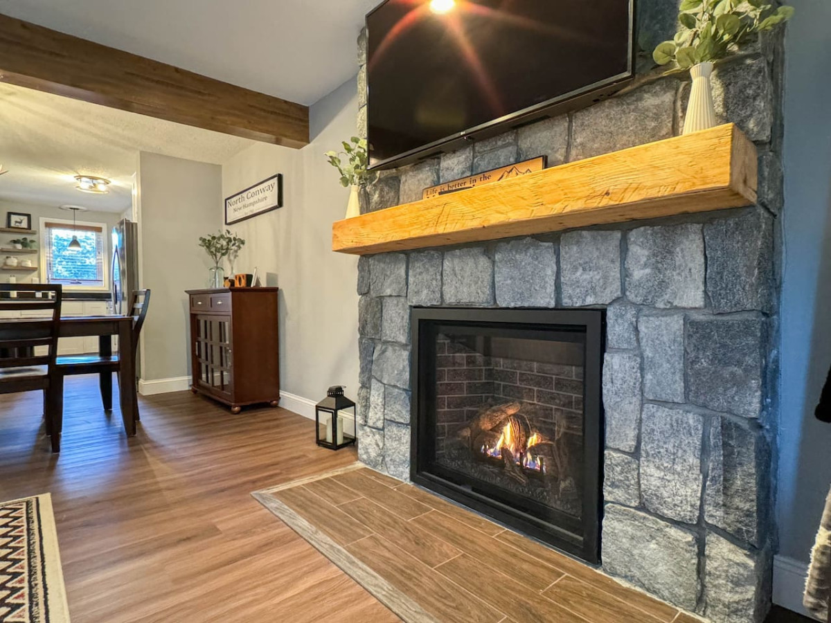 Hawk Hideaway | Incredible Location | Fireplace - North Conway Hawk Hideaway | Incredible Location | Fireplace - North Conway