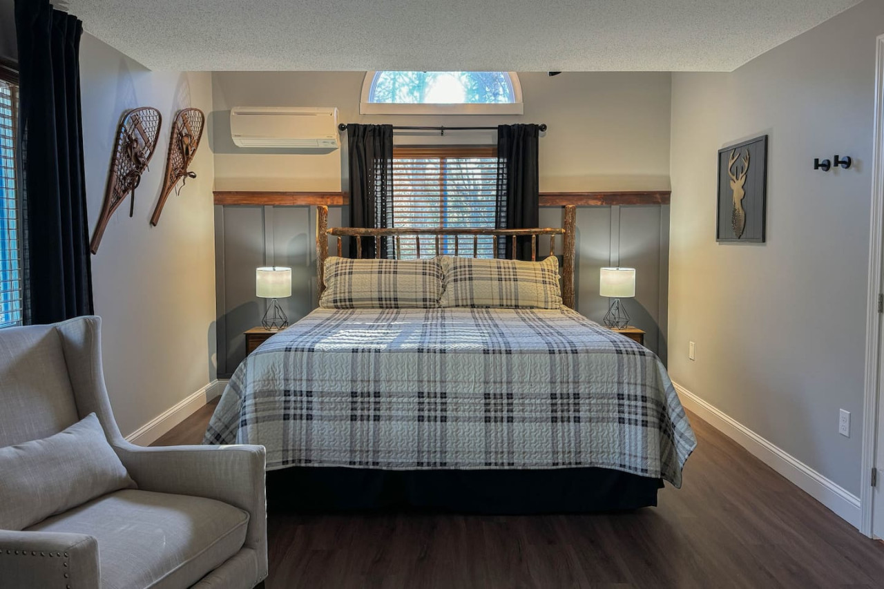 Hawk Hideaway | Incredible Location | Fireplace - North Conway Hawk Hideaway | Incredible Location | Fireplace - North Conway