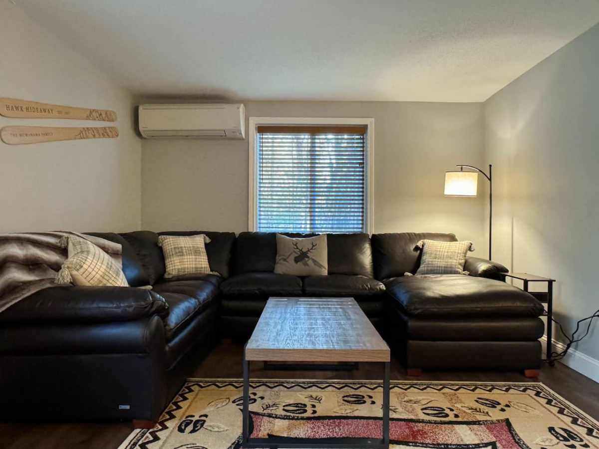 Hawk Hideaway | Incredible Location | Fireplace - North Conway Hawk Hideaway | Incredible Location | Fireplace - North Conway