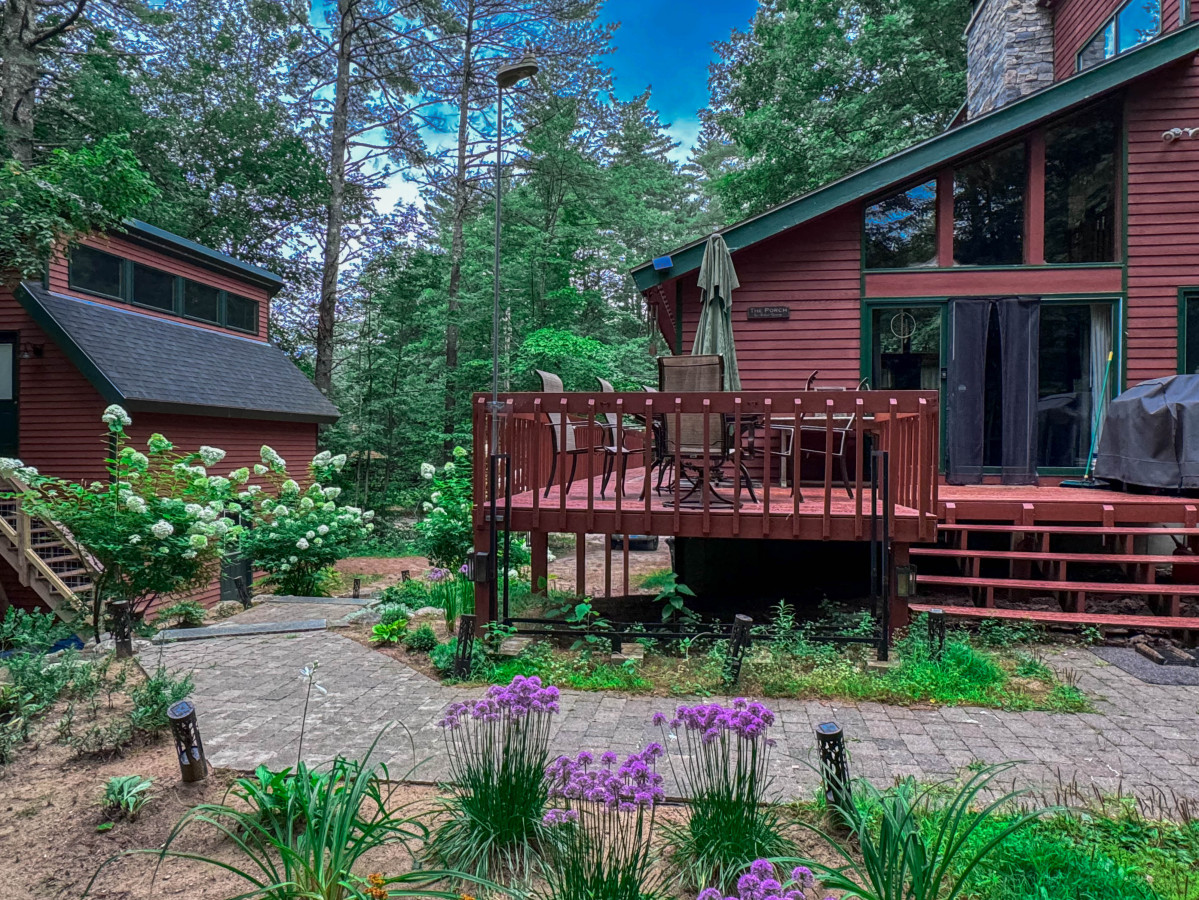 stonewood-lodge-or-lake-access-or-arcade-game-room/