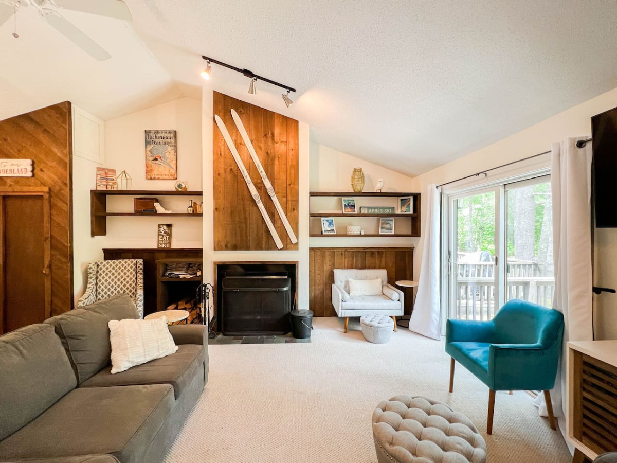 Cozy White Mtn Getaway | River + Pool + A/C