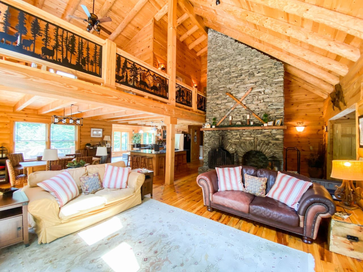 The Blissful Mountain Getaway Cabin | Private Pool