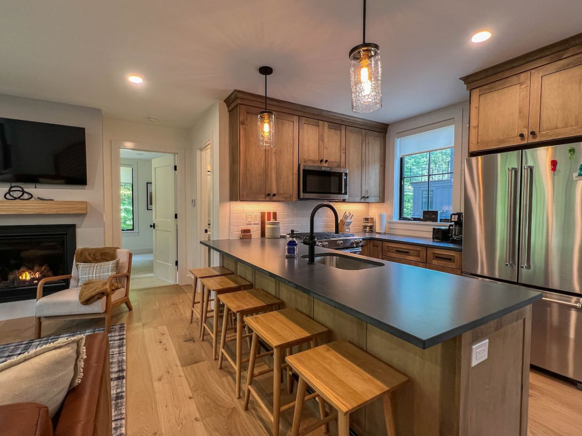 black-diamond-@-cranmore-mt.-or-brand-new-or-hot-tub/